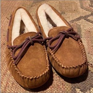Ugg slippers. Woman’s 5